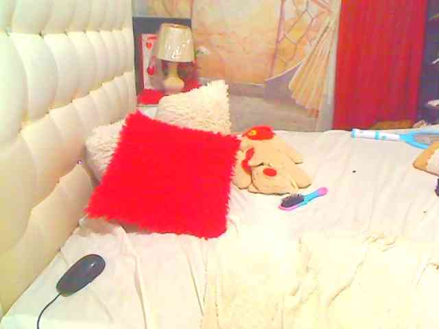 HOTLILLIE webcam