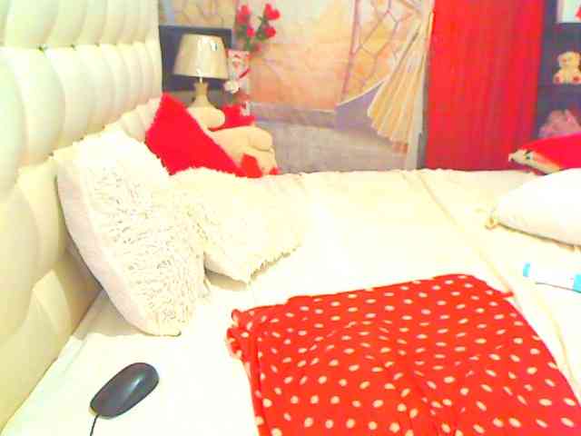 HOTLILLIE webcam