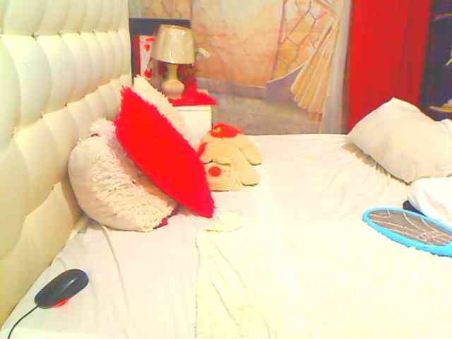 HOTLILLIE webcam