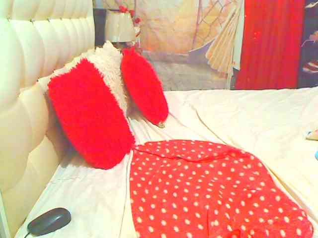 HOTLILLIE webcam