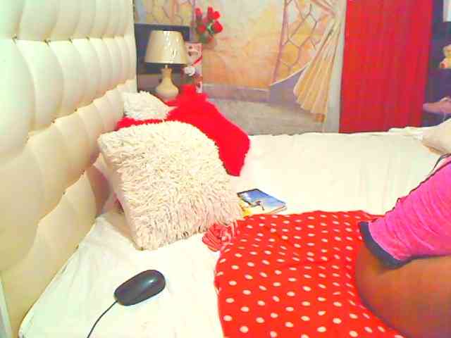 HOTLILLIE webcam