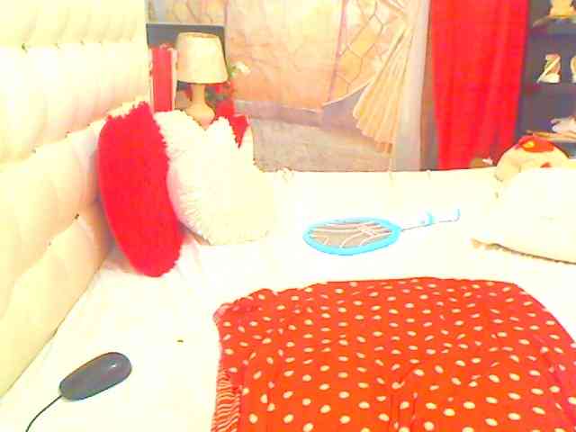 HOTLILLIE webcam