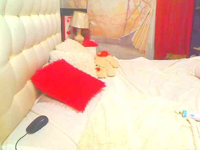 HOTLILLIE webcam