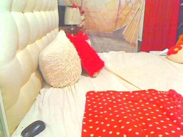 HOTLILLIE webcam