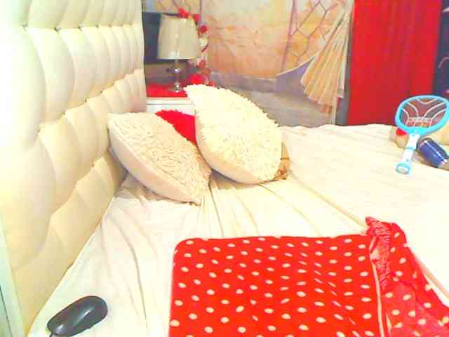 HOTLILLIE webcam