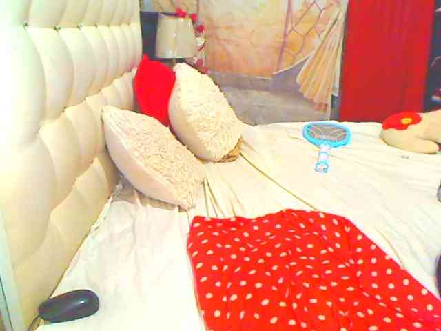 HOTLILLIE webcam