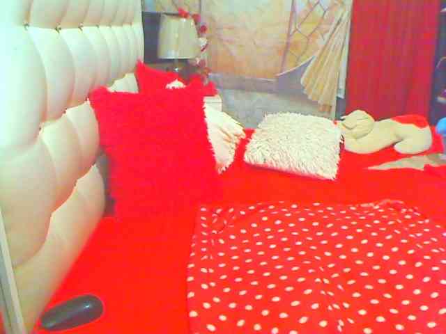 HOTLILLIE webcam