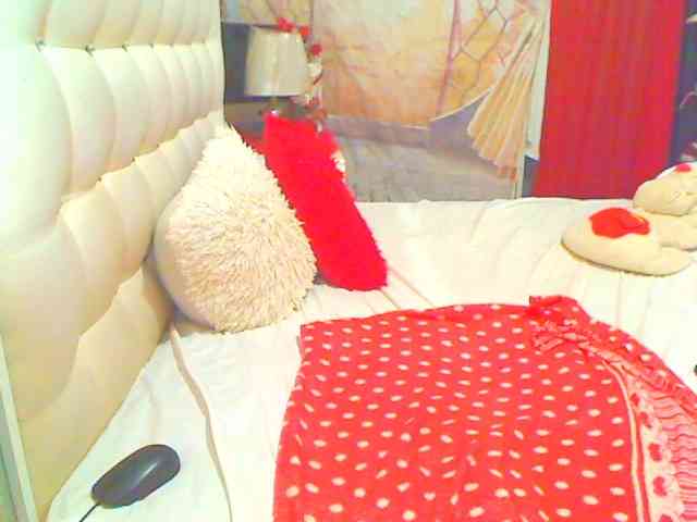 HOTLILLIE webcam