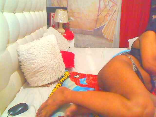 HOTLILLIE webcam