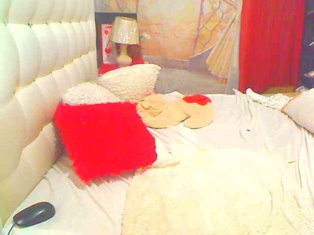 HOTLILLIE webcam