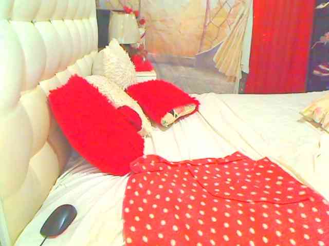 HOTLILLIE webcam