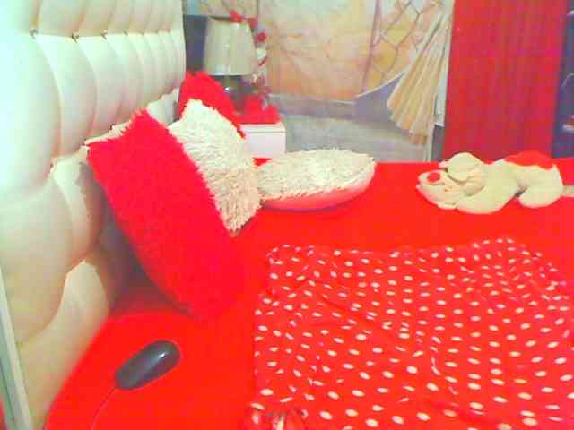 HOTLILLIE webcam