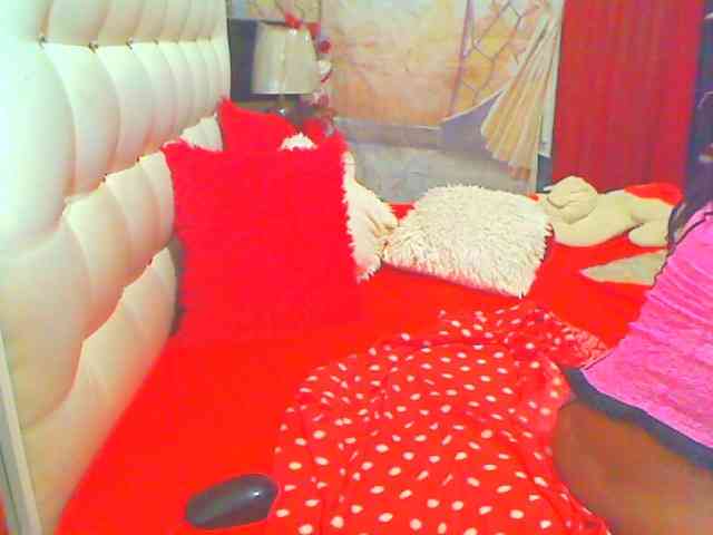 HOTLILLIE webcam