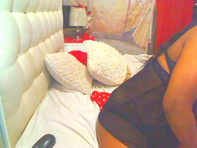 HOTLILLIE webcam