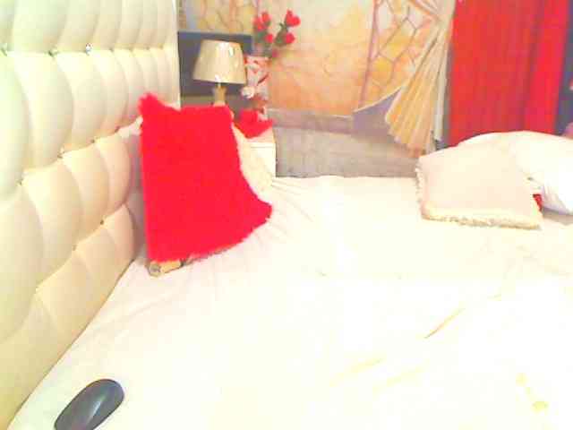 HOTLILLIE webcam