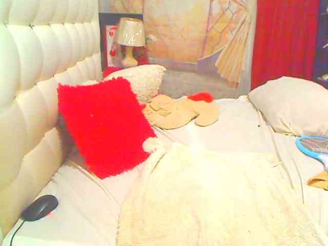 HOTLILLIE webcam