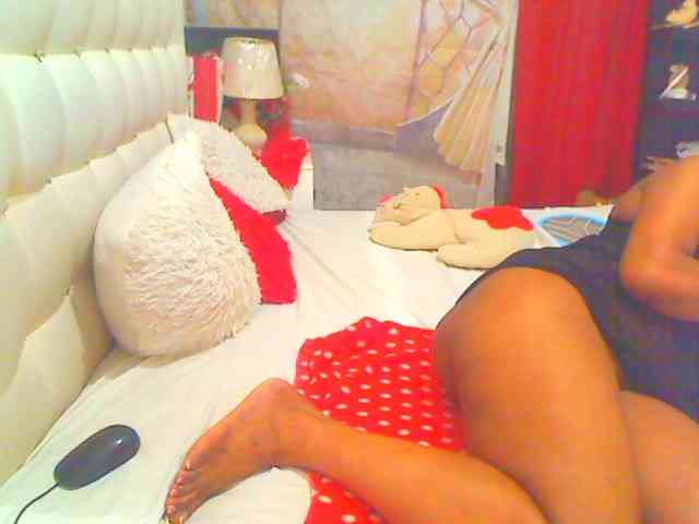 HOTLILLIE Live Webcam on BongaCams