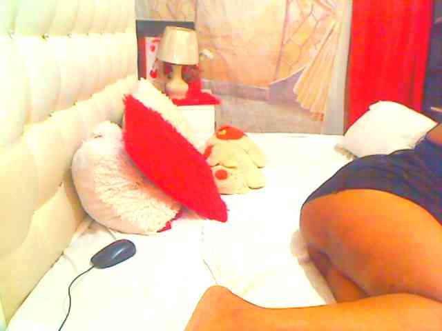 HOTLILLIE webcam