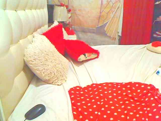 HOTLILLIE webcam