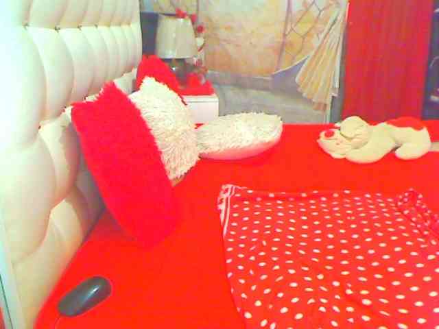 HOTLILLIE webcam