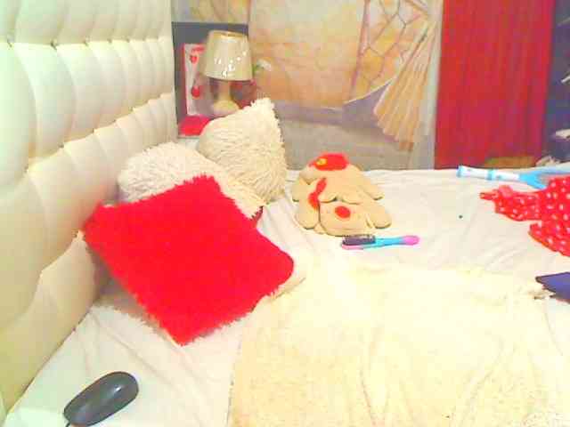 HOTLILLIE webcam