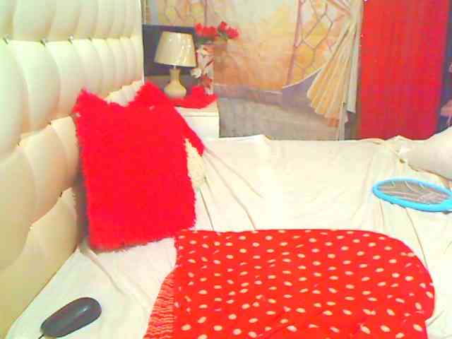 HOTLILLIE webcam