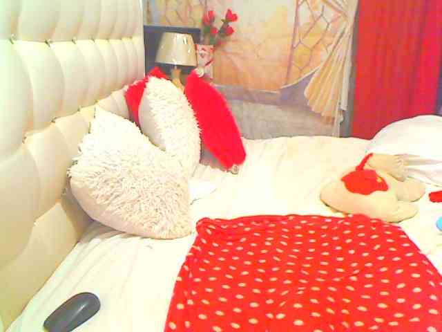 HOTLILLIE webcam