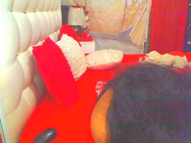 HOTLILLIE webcam