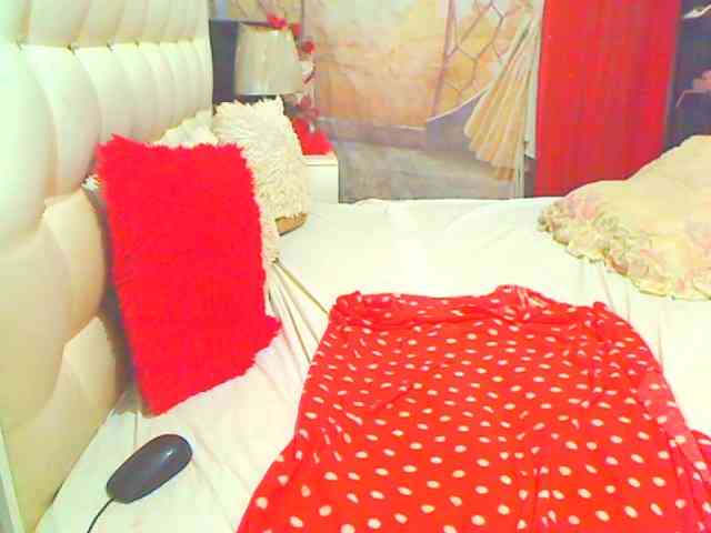 HOTLILLIE webcam