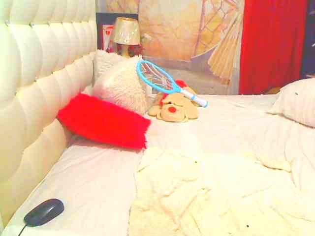 HOTLILLIE webcam