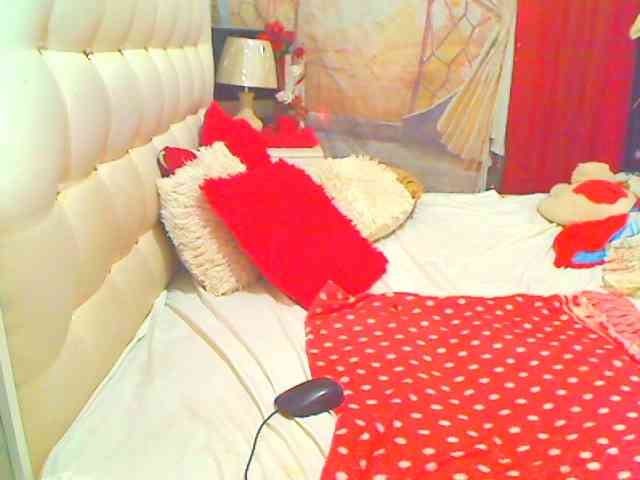 HOTLILLIE webcam
