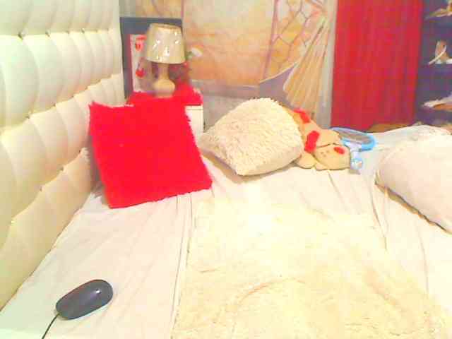 HOTLILLIE webcam