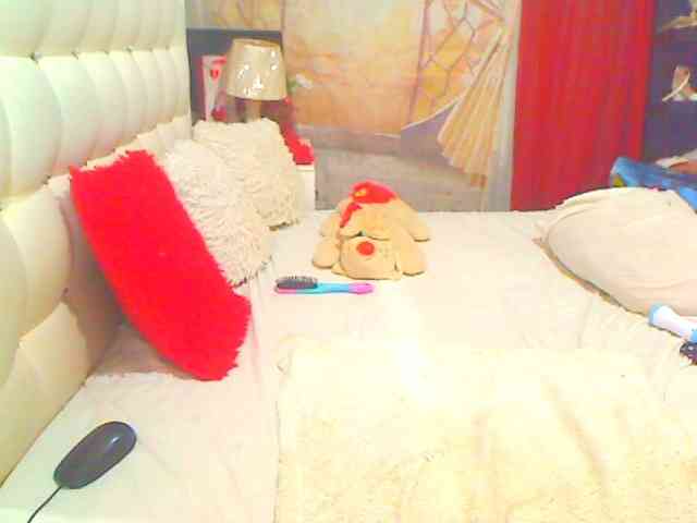 HOTLILLIE webcam