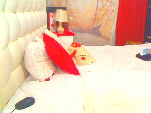 HOTLILLIE webcam