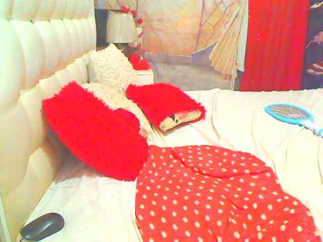 HOTLILLIE webcam