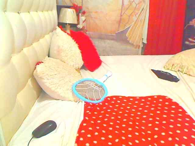 HOTLILLIE webcam