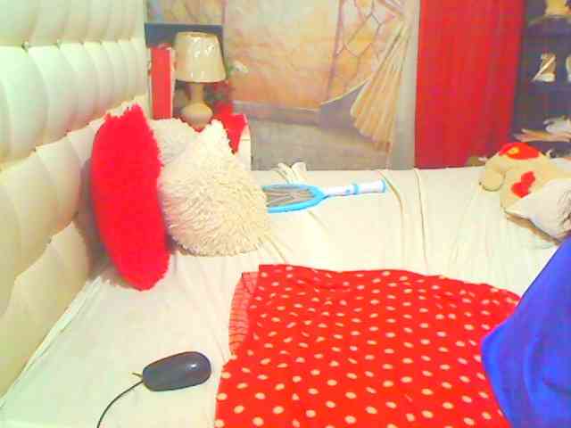 HOTLILLIE webcam