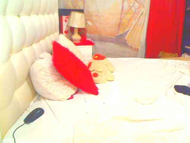 HOTLILLIE webcam