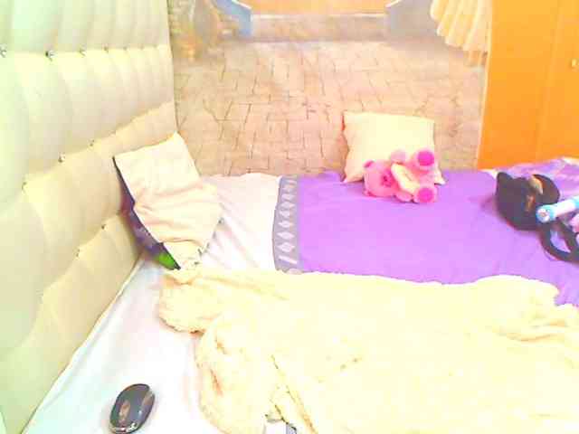 HOTLILLIE Live Webcam on BongaCams