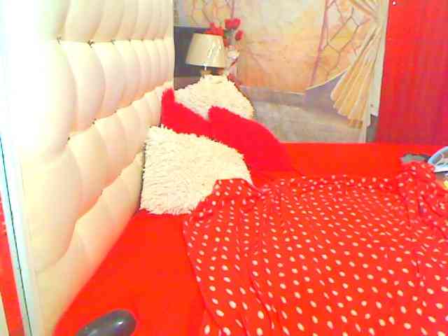 HOTLILLIE webcam