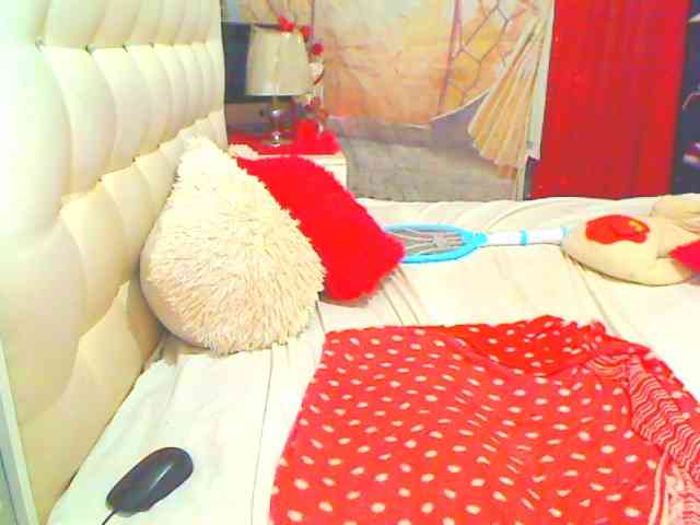 HOTLILLIE webcam