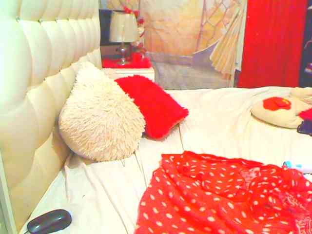 HOTLILLIE webcam