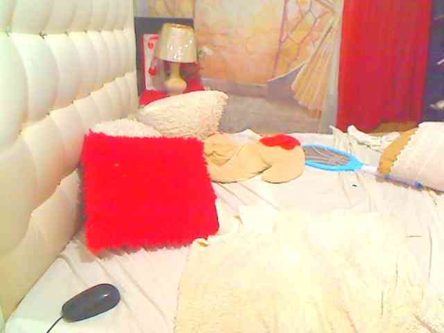 HOTLILLIE webcam