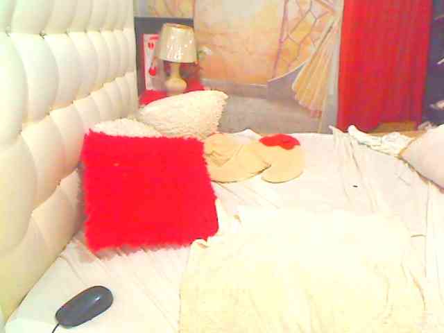 HOTLILLIE webcam