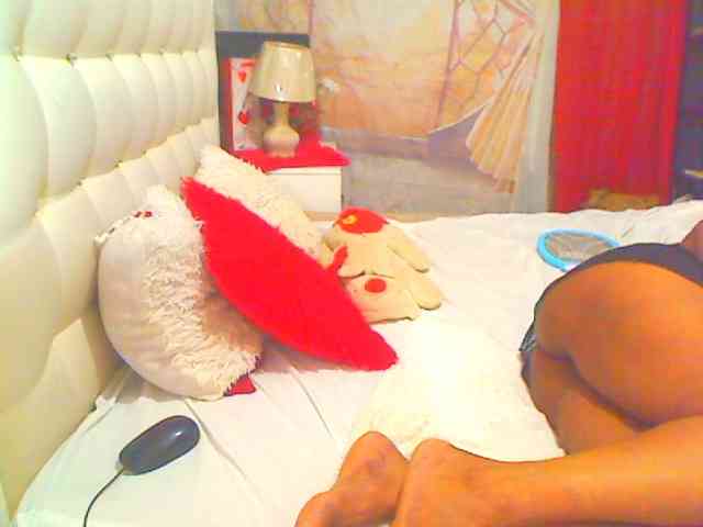 HOTLILLIE webcam
