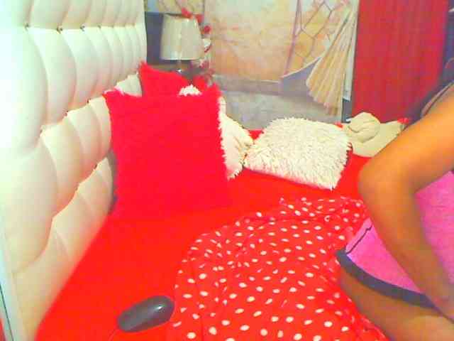 HOTLILLIE webcam