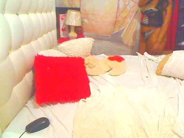 HOTLILLIE webcam