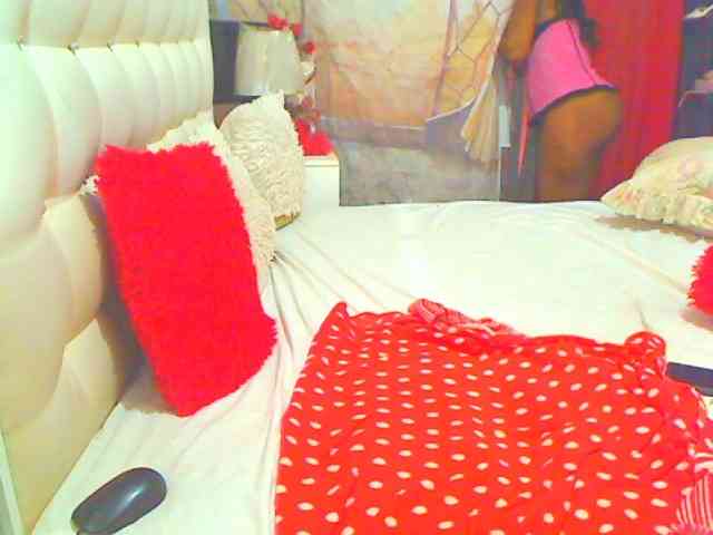 HOTLILLIE webcam