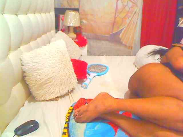 HOTLILLIE webcam