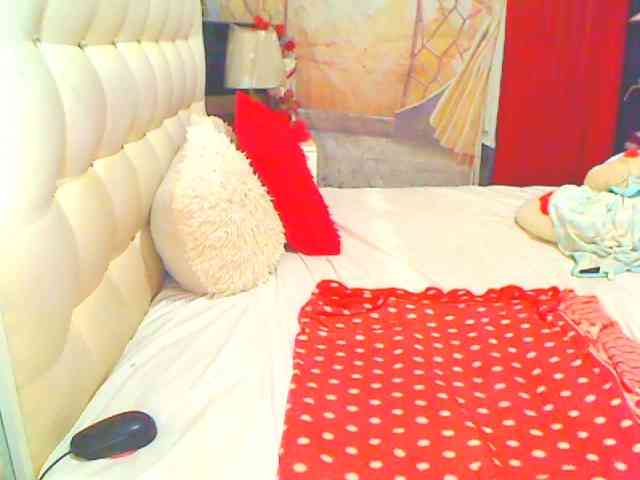 HOTLILLIE webcam